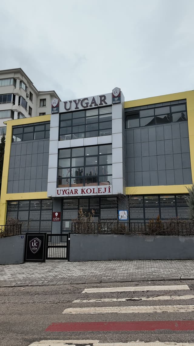 Uygar Okulları